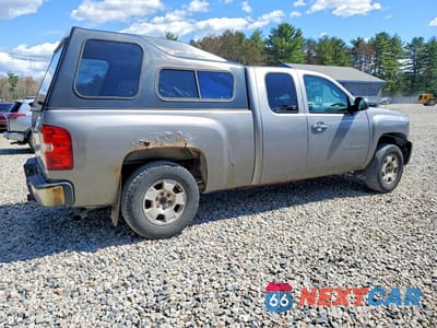 Trzecie zdjęcie samochodu z tyłu: 2013 CHEVROLET SILVERADO K1500 LT VIN:1GCRKSE73DZ298466 - miniatura