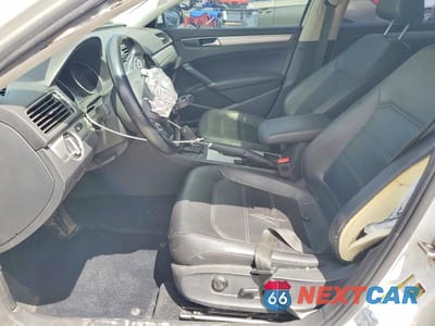 Zdjęcie 7 z 12 samochodu: 2019 VOLKSWAGEN PASSAT WOLFSBURG VIN:1VWLA7A38KC004968 - miniatura