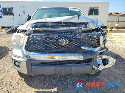 Piąte zdjęcie samochodu w środku: 2016 TOYOTA TUNDRA CREWMAX SR5 VIN:5TFEM5F10GX108692 - miniatura