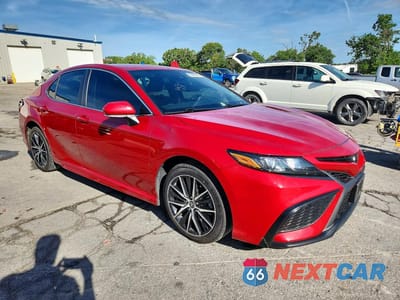 Czwarte zdjęcie samochodu z boku: 2023 TOYOTA CAMRY SE VIN:4T1G11AK4PU135790 - miniatura