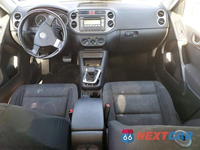 Zdjęcie 8 z 13 samochodu: 2009 VOLKSWAGEN TIGUAN S VIN:WVGAV75N39W526826 - miniatura