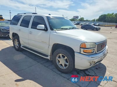 Czwarte zdjęcie samochodu z boku: 2004 GMC YUKON DENALI VIN:1GKEK63U94J238886 - miniatura