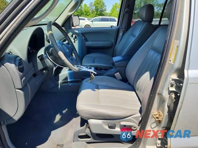 Zdjęcie 7 z 12 samochodu: 2006 JEEP LIBERTY VIN:1J4GK58K06W195531 - miniatura