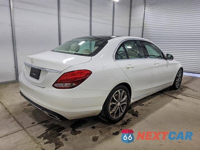 Trzecie zdjęcie samochodu z tyłu: 2016 MERCEDES-BENZ C 300 VIN:55SWF4JBXGU173017 - miniatura