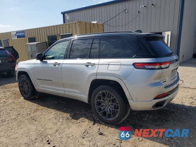 Drugie zdjęcie samochodu z przodu: 2025 JEEP GRAND CHEROKEE SUMMIT VIN:1C4RJHEG2S8768480 - miniatura