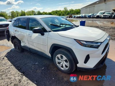 Czwarte zdjęcie samochodu z boku: 2023 TOYOTA RAV4 LE VIN:2T3F1RFV3PW347875 - miniatura