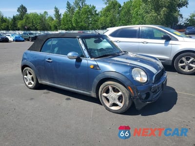 Czwarte zdjęcie samochodu z boku: 2010 MINI COOPER VIN:WMWMR3C56ATU97746 - miniatura