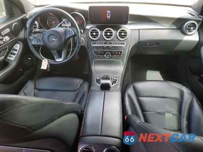 Zdjęcie 8 z 12 samochodu: 2016 MERCEDES-BENZ C 300 4MATIC VIN:55SWF4KB3GU100618 - miniatura
