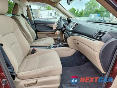 Zdjęcie 7 z 13 samochodu: 2017 HONDA PILOT LX VIN:5FNYF6H15HB063464 - miniatura