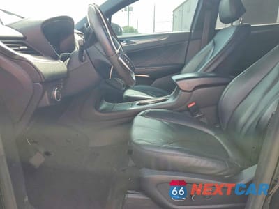 Zdjęcie 7 z 13 samochodu: 2019 LINCOLN MKC VIN:5LMCJ1C99KUL46966 - miniatura