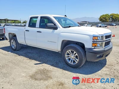 Czwarte zdjęcie samochodu z boku: 2015 CHEVROLET SILVERADO C1500 VIN:1GCRCPEH8FZ265758 - miniatura