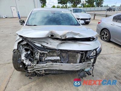 Piąte zdjęcie samochodu w środku: 2022 CHEVROLET MALIBU LT VIN:1G1ZD5STXNF174090 - miniatura