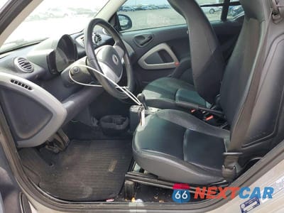 Zdjęcie 7 z 13 samochodu: 2012 SMART FORTWO PURE VIN:WMEEJ3BA3CK573821 - miniatura