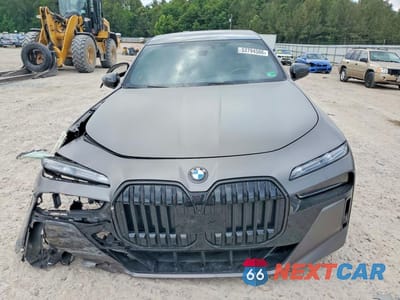 Piąte zdjęcie samochodu w środku: 2024 BMW 760 XI VIN:WBA33EJ01RCS34401 - miniatura