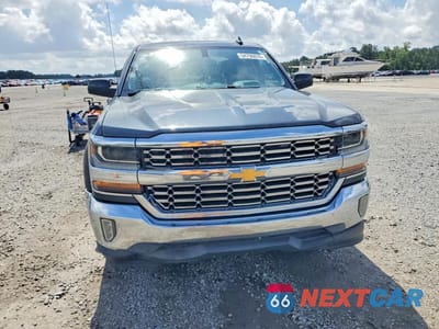 Piąte zdjęcie samochodu w środku: 2018 CHEVROLET SILVERADO C1500 LT VIN:3GCPCRECXJG467551 - miniatura