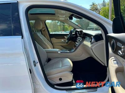Zdjęcie 9 z 10 samochodu: 2022 MERCEDES-BENZ GLC 300 4MATIC VIN:W1N0G8EB7NV348059 - miniatura