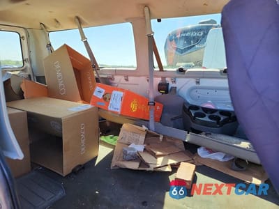 Zdjęcie 11 z 13 samochodu: 2006 FORD ECONOLINE E350 SUPER DUTY WAGON VIN:1FBNE31L06HA80979 - miniatura
