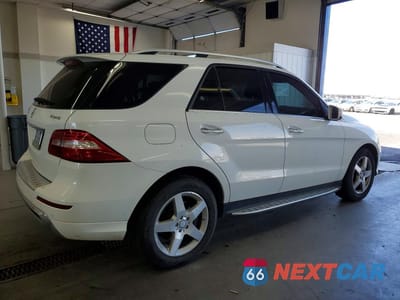 Trzecie zdjęcie samochodu z tyłu: 2014 MERCEDES-BENZ ML 550 4MATIC VIN:4JGDA7DB4EA335990 - miniatura