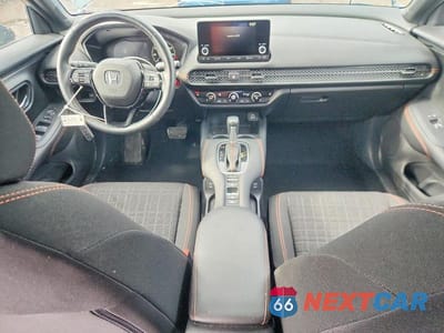 Zdjęcie 8 z 12 samochodu: 2025 HONDA HR-V SPORT VIN:3CZRZ2H57SM703016 - miniatura