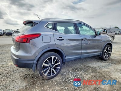 Trzecie zdjęcie samochodu z tyłu: 2018 NISSAN ROGUE SPORT SL VIN:JN1BJ1CP1JW181938 - miniatura