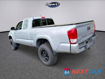 Trzecie zdjęcie samochodu z tyłu: 2016 TOYOTA TACOMA SR5 VIN:5TFSX5EN9GX041430 - miniatura