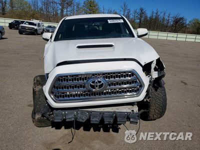 Piąte zdjęcie samochodu w środku: 2016 TOYOTA TACOMA TRD SPORT VIN:5TFCZ5AN2GX038633 - miniatura