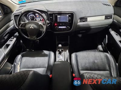 Zdjęcie 8 z 13 samochodu: 2015 MITSUBISHI OUTLANDER SE VIN:JA4AZ3A35FZ000112 - miniatura