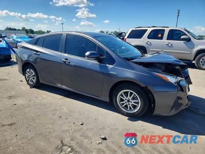 Czwarte zdjęcie samochodu z boku: 2017 TOYOTA PRIUS FOUR VIN:JTDKARFU2H3054382 - miniatura