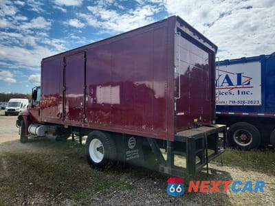 Trzecie zdjęcie samochodu z tyłu: 2014 INTERNATIONAL 4300 BOX TRUCK VIN:3HAMMAAN8EL766621 - miniatura
