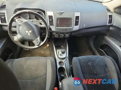Zdjęcie 8 z 12 samochodu: 2013 MITSUBISHI OUTLANDER ES VIN:JA4AS2AW3DU011080 - miniatura