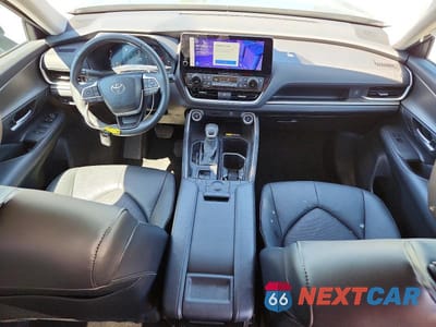 Zdjęcie 8 z 14 samochodu: 2024 TOYOTA GRAND HIGHLANDER XLE VIN:5TDAAAA58RS017415 - miniatura