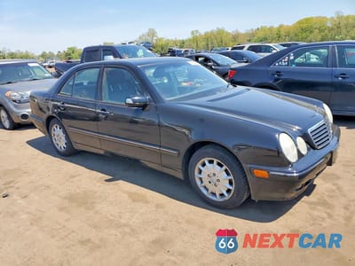 Czwarte zdjęcie samochodu z boku: 2000 MERCEDES-BENZ E 320 VIN:WDBJF65J0YB086416 - miniatura