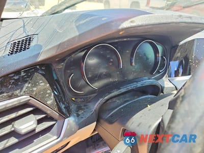 Zdjęcie 9 z 12 samochodu: 2019 BMW 330I VIN:WBA5R1C52KAK09064 - miniatura