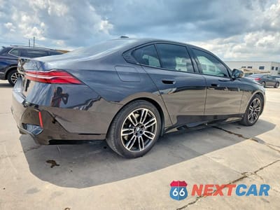 Trzecie zdjęcie samochodu z tyłu: 2025 BMW 530 I VIN:WBA43FJ03SCU14981 - miniatura