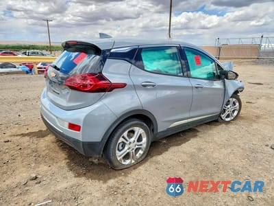 Trzecie zdjęcie samochodu z tyłu: 2020 CHEVROLET BOLT EV LT VIN:1G1FY6S0XL4105847 - miniatura