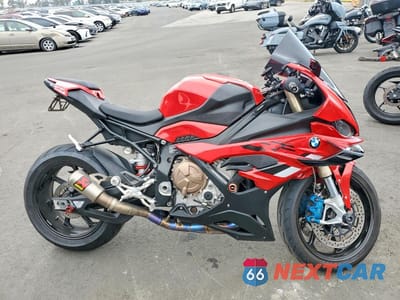 2022 BMW S 1000 RR WB10E2302N6F91977 - główne zdjęcie licytacji z USA - miniatura