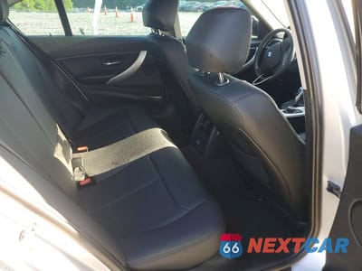 Zdjęcie 10 z 12 samochodu: 2012 BMW 328 I VIN:WBA3A5C52CF341591 - miniatura