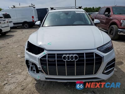 Piąte zdjęcie samochodu w środku: 2023 AUDI Q5 PREMIUM 40 VIN:WA1ABAFY4P2080395 - miniatura