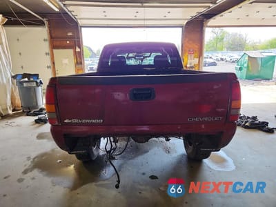 Zdjęcie 6 z 13 samochodu: 2005 CHEVROLET SILVERADO K1500 VIN:2GCEK19B251306056 - miniatura