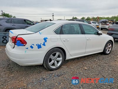 Trzecie zdjęcie samochodu z tyłu: 2013 VOLKSWAGEN PASSAT SE VIN:1VWBP7A3XDC133484 - miniatura