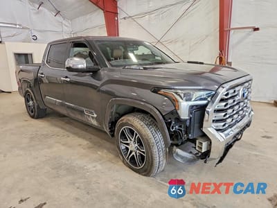 Czwarte zdjęcie samochodu z boku: 2023 TOYOTA TUNDRA 1794 EDITION HV VIN:5TFMC5DB5PX016102 - miniatura