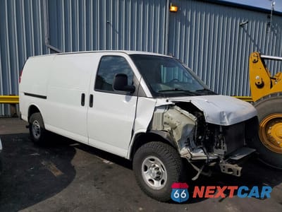 Czwarte zdjęcie samochodu z boku: 2023 CHEVROLET EXPRESS 3500 CARGO DELIVERY VAN VIN:1GCZGGFP0P1109319 - miniatura