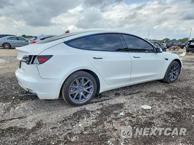 Trzecie zdjęcie samochodu z tyłu: 2022 TESLA MODEL 3 VIN:5YJ3E1EB1NF205558 - miniatura