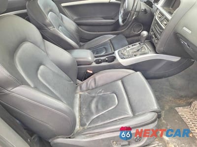 Piąte zdjęcie samochodu w środku: 2012 AUDI A5 PREMIUM PLUS VIN:WAULFAFR0CA027153 - miniatura