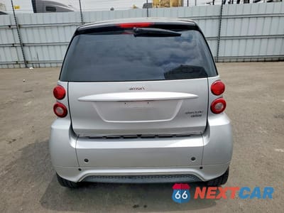 Zdjęcie 6 z 12 samochodu: 2014 SMART FORTWO VIN:WMEEJ9AA4EK787658 - miniatura