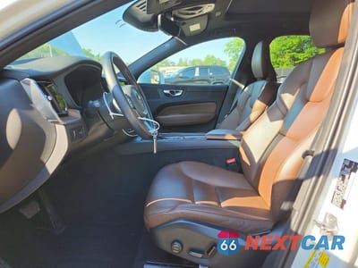 Zdjęcie 7 z 13 samochodu: 2021 VOLVO XC60 T5 MOMENTUM VIN:YV4102RK2M1741963 - miniatura