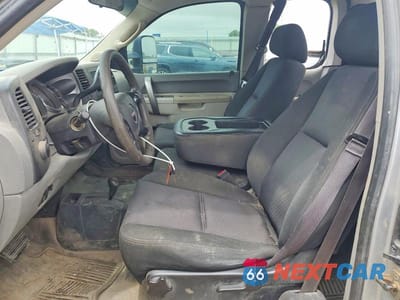 Zdjęcie 7 z 13 samochodu: 2013 GMC SIERRA K2500 HEAVY DUTY VIN:1GT22ZCG1DZ394240 - miniatura