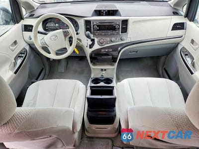 Zdjęcie 8 z 13 samochodu: 2011 TOYOTA SIENNA LE VIN:5TDKK3DC9BS046614 - miniatura