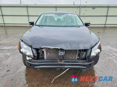 Piąte zdjęcie samochodu w środku: 2014 VOLKSWAGEN PASSAT S VIN:1VWAT7A39EC051254 - miniatura