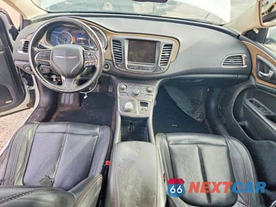 Zdjęcie 8 z 12 samochodu: 2015 CHRYSLER 200 C VIN:1C3CCCCBXFN668553 - miniatura